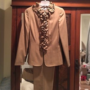 Tahari Women's Suit